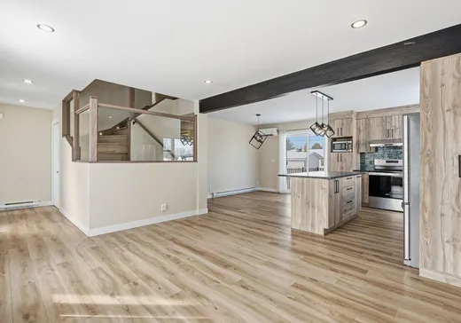 Maison à vendre - 710 12e Rue, Montréal (Centreville), G5Y 5A1