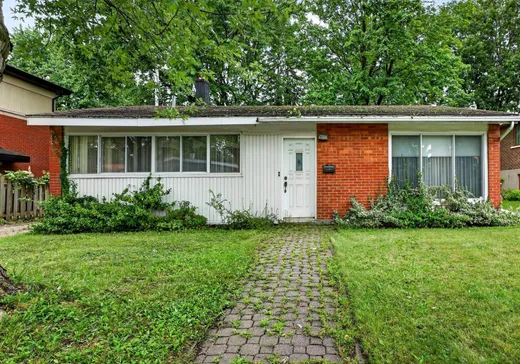 Maison à étages à vendre - 8211 Av. Curé-Clermont, Montréal (Anjou), H1K1X8