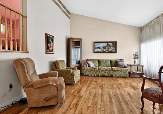 Maison à vendre - 8211 Av. Curé-Clermont, Montréal (Anjou), H1K 1X8