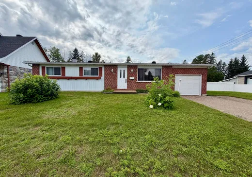 Maison à étages à vendre - 65 Rue Corbeil, La Tuque, G9X3K4