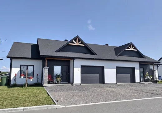 House for sale - 215 Rue Tristan, Chicoutimi, G7G 0P3