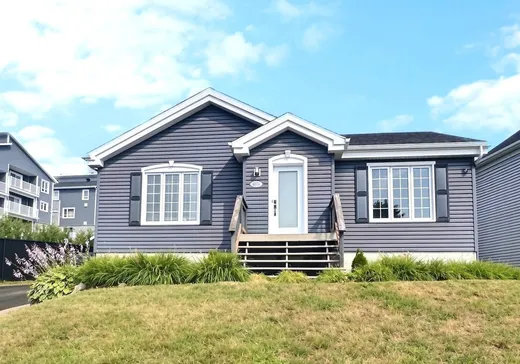 Maison à étages à vendre - 6074 Rue de Vénus, Saint-Emile, G3E1L8