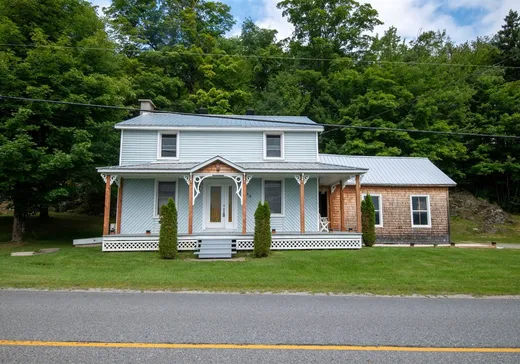 Two or more stories for sale - 819 Ch. Gosford, St-Ferdinand, G0N1N0