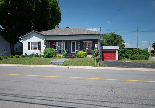 House for sale - 2015 Rue St-Calixte, Plessisville, G6L 1S1