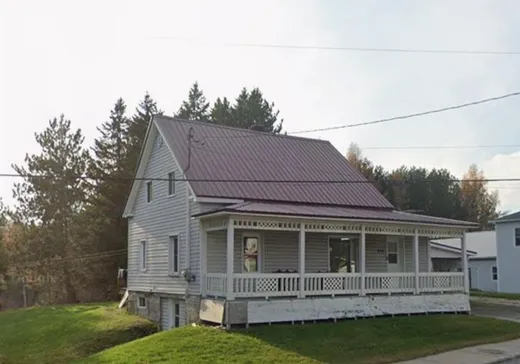 Maison à étages à vendre - 246 Av. Centrale S., Stratford, G0Y1P0