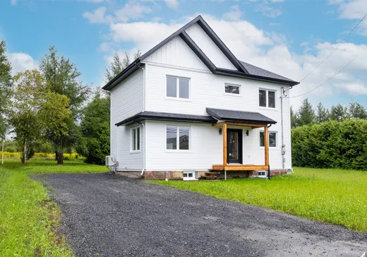 Maison à vendre - 2843 Rue Agnès, Lac-Mégantic, G6B 1K7