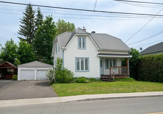 Un étage et demi à vendre - 2056 Rue St-Calixte, Plessisville, G6L1S3