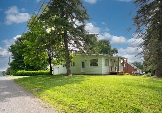 Bungalow for sale - 96 Rue Nicolet, Danville, J0A1A0