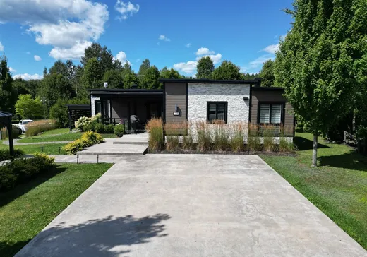 House for sale - 315 Route 112, App. 101, St-Etienne-De-Bolton, J0E 2E0