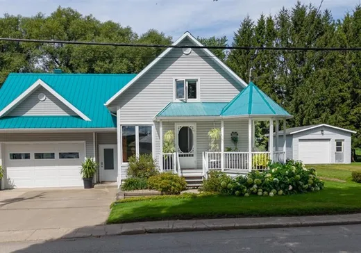 1 1/2 Storey for sale - 1441 Rue Ste-Marie, Asbestos, J0A1L0
