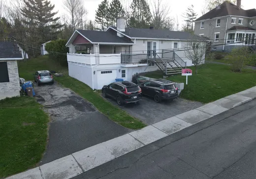 Bungalow à vendre - 220 Rue Nicolas-Viel, Magog, J1X3T9