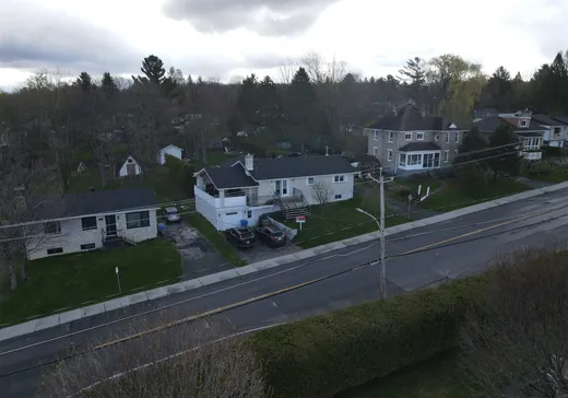 Maison à vendre - 220 Rue Nicolas-Viel, Magog, J1X 3T9