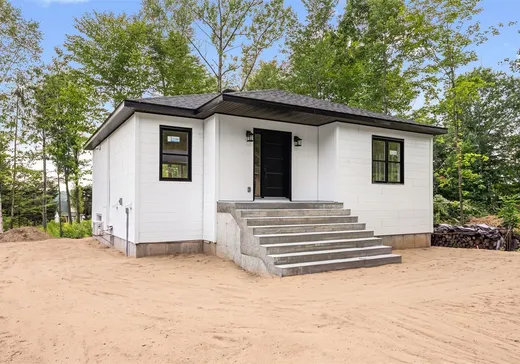Bungalow à vendre - 721 Rue de la Colline, Grandes-Piles, G0X1H0
