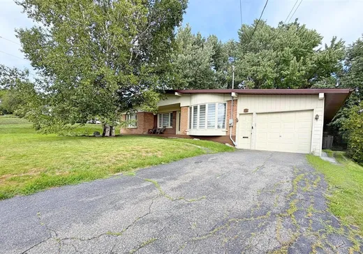 Bungalow à vendre - 307 Rue de la Montagne, Lac-Etchemin, G0R1S0
