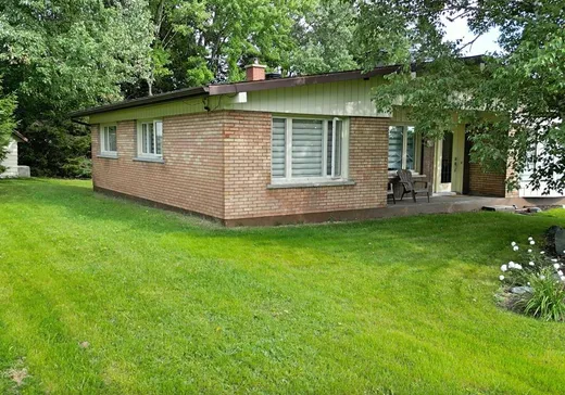 Maison à vendre - 307 Rue de la Montagne, Lac-Etchemin, G0R 1S0