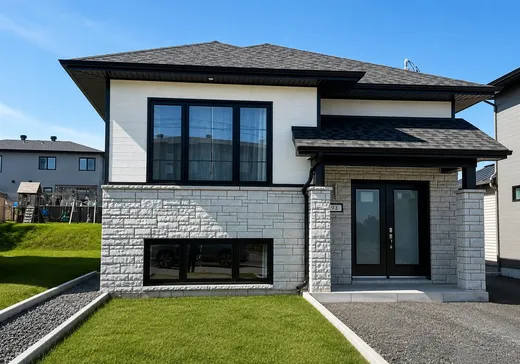 Bungalow for sale - 93 Rue Laflamme, St-Apollinaire, G0S2E0