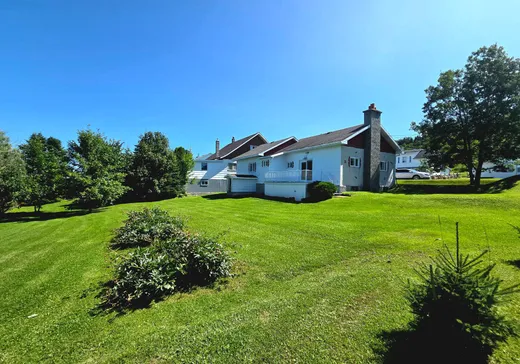Maison à vendre - 113 Rue Monseigneur-Ross, Grosses-Roches, G0J 1K0