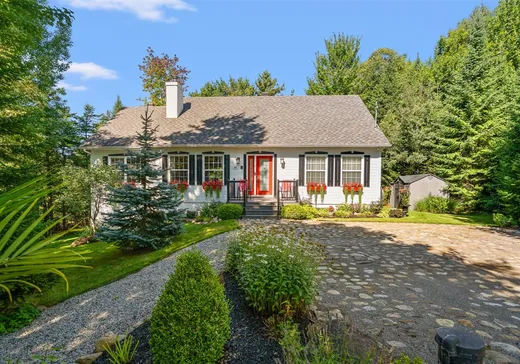 Bungalow à vendre - 98 Ch. du Tournesol, Saint-Sauveur, J0R1R1