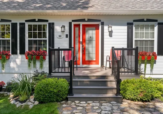 Maison à vendre - 98 Ch. du Tournesol, Saint-Sauveur, J0R 1R1