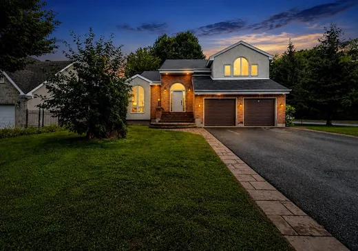 Maison à étages à vendre - 205 Rue des Eaux-Vives, Saint-Jérôme, J7Y4N6