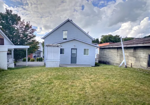 House for sale - 300 121e Rue, Saint-Georges, G5Y 2Z7