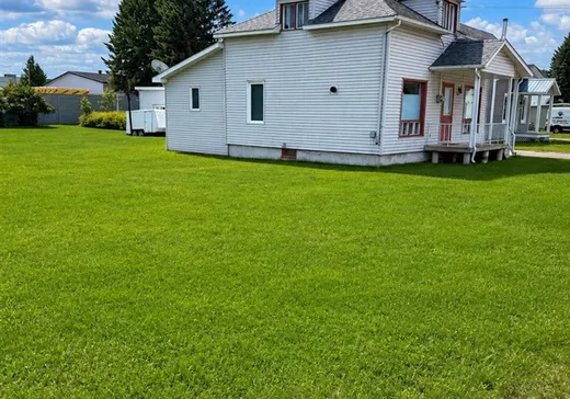 House for sale - 120 Rue Chagnon, Saint-Michel-des-Saints, J0K 3B0