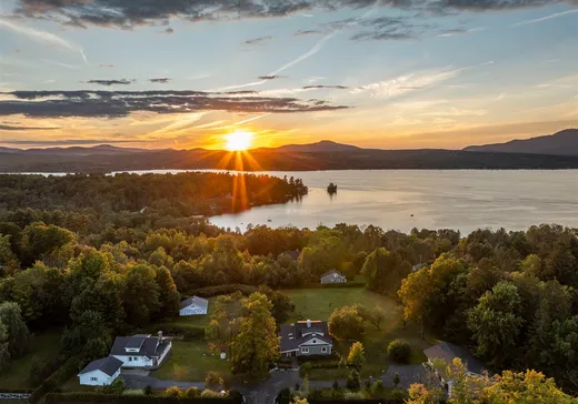 Maison à étages à vendre - 1567 Ch. de Georgeville, Magog, J1X0M7