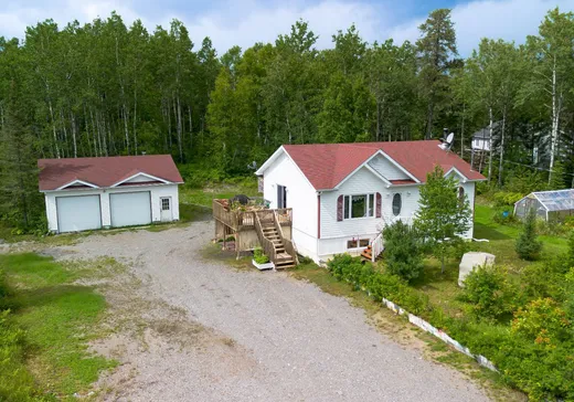 Two or more stories for sale - 153 Ch. du Lac-à-la-Truite, Trécesson, J0Y2S0