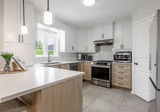 Maison à vendre - 1910 Rue Principale, Sainte-Julie, J3E 1J4