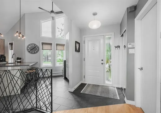 Maison à vendre - 38 Rue Sarah-Garth, Blainville, J7C 4W1