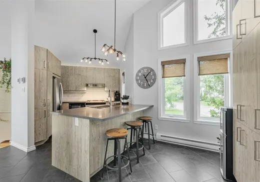Maison à vendre - 38 Rue Sarah-Garth, Blainville, J7C 4W1