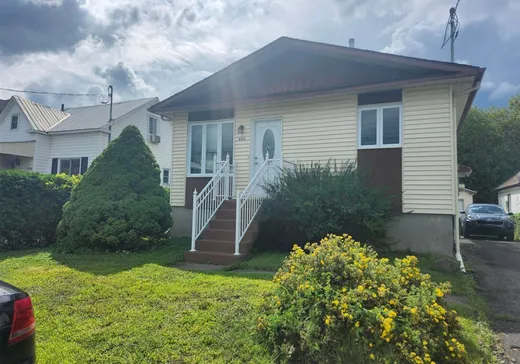 Bungalow à vendre - 242 Rue Evelina, Lachute, J8H2A8