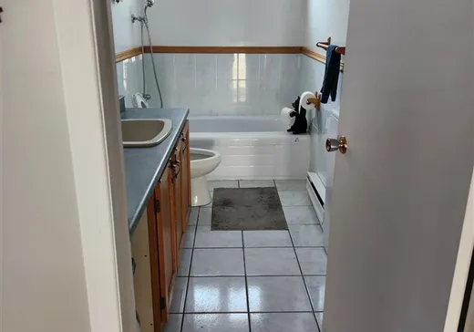 Maison à vendre - 242 Rue Evelina, Lachute, J8H 2A8