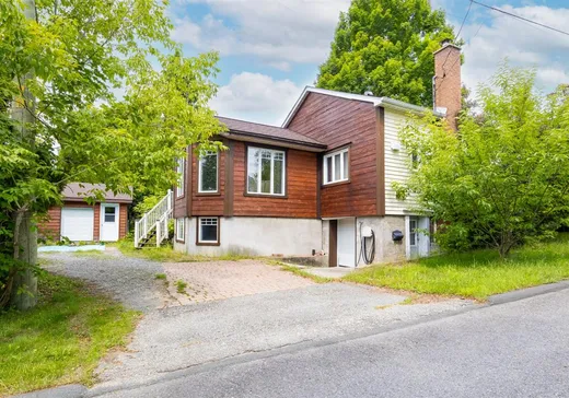 House for sale - 16 Rue Dufresne, Windsor, J1S 2H4