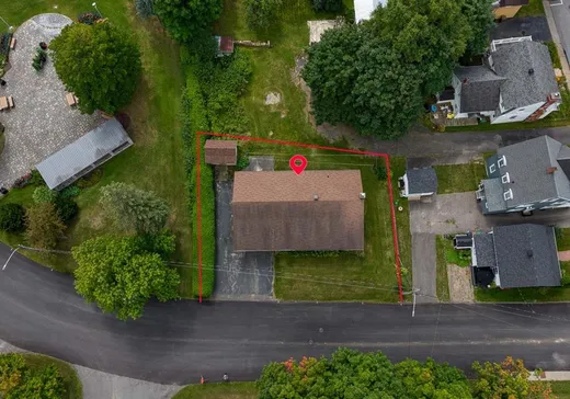 Maison à vendre - 15 Rue L'Heureux, Warwick, J0A 1M0