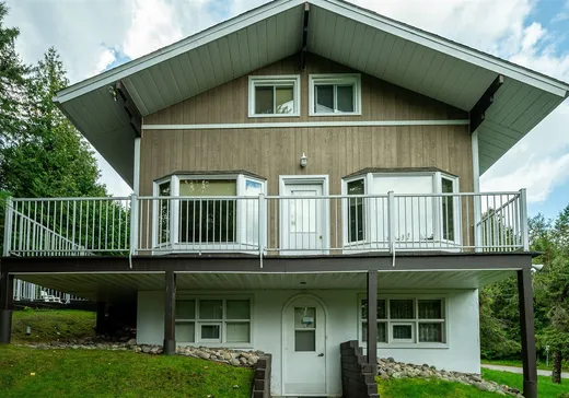 Maison à vendre - 50 Ch. du Domaine-Pagé, Saint-Sauveur, J0R 1R3