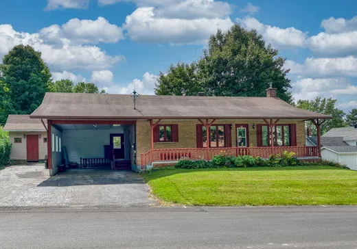House for sale - 15 Rue L'Heureux, Warwick, J0A 1M0