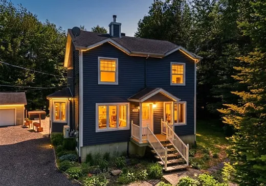 Maison à étages à vendre - 79 Rue de La Sarre, Granby, J2J1Z9