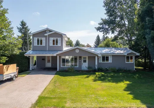 Un étage et demi à vendre - 18 Rue des Cèdres, Victoriaville, G6P2H2