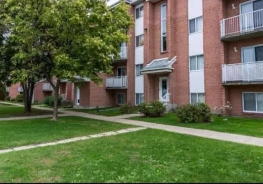 Condo à vendre - 3825 Boul. Le Carrefour, App. 103, Laval (Chomedey), H7T 2S1