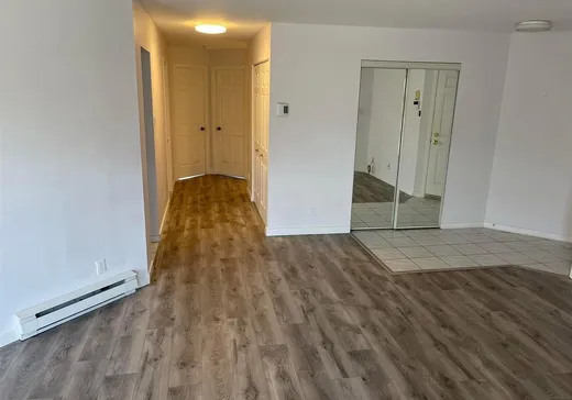 Condo à vendre - 3825 Boul. Le Carrefour, App. 103, Laval (Chomedey), H7T 2S1