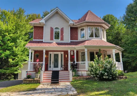 Maison à étages à vendre - 70 Ch. des Pins, Ste-Anne-Des-Lacs, J0R1B0