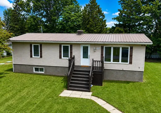 House for sale - 1439 1re Rue, Saint-Paul-de-L'Île-aux-Noix, J0J 1G0