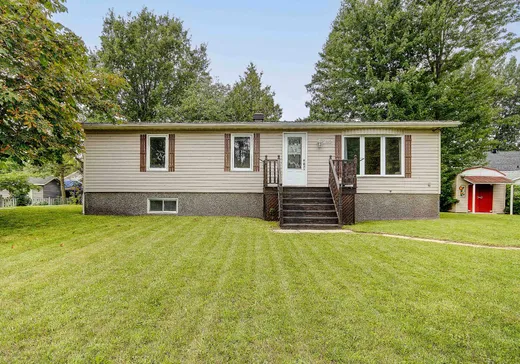 House for sale - 1439 1re Rue, Saint-Paul-de-L'Île-aux-Noix, J0J 1G0