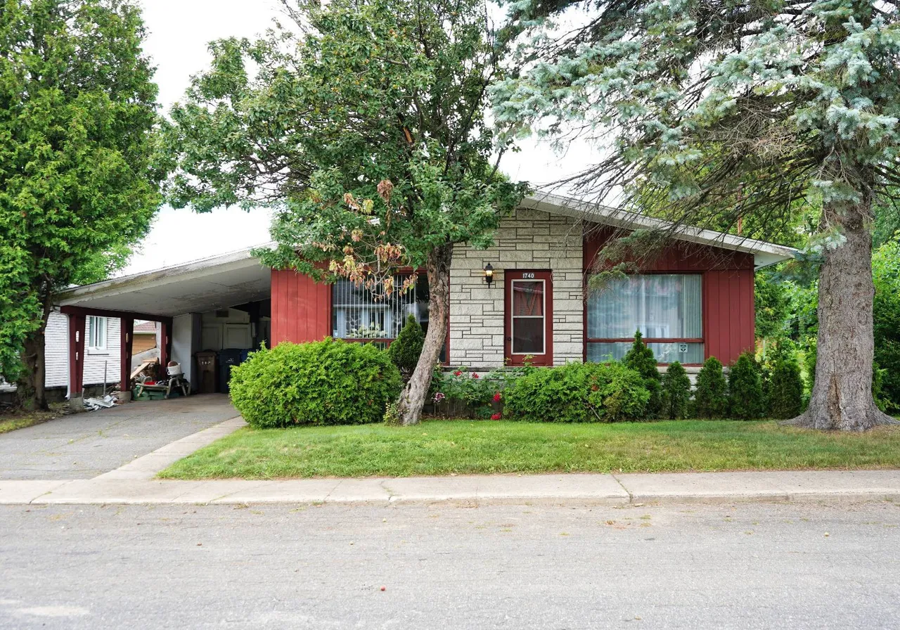 1740 7e Avenue — photo 1
