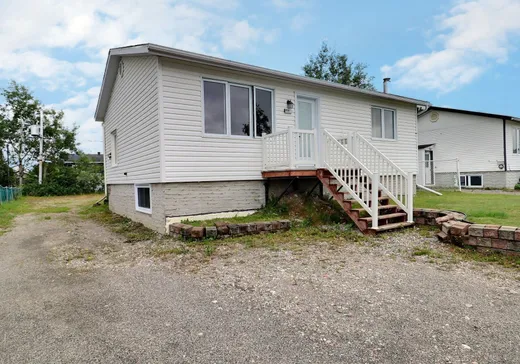 Two or more stories for sale - 850 12e Avenue, Senneterre, J0Y2M0
