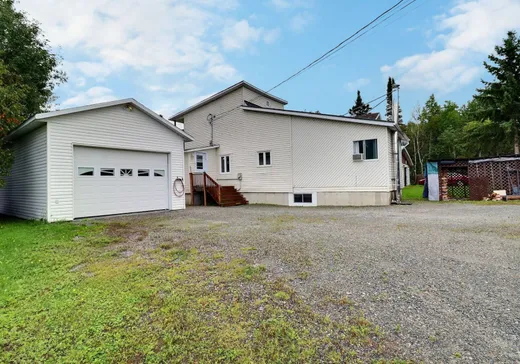 Two or more stories for sale - 14 Rue des Îles, Senneterre, J0Y2M0