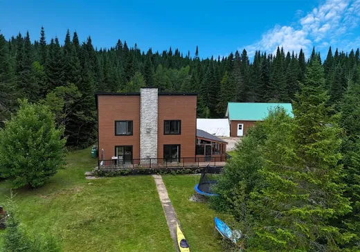 Maison à étages à vendre - 246 Ch. Baie-Power, Lac-Edouard, G0X3N0