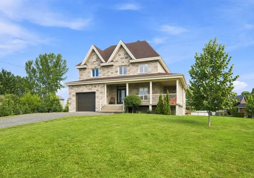 Maison à étages à vendre - 647 Rue Jacques, St-Germain-De-Grantham, J0C1J0