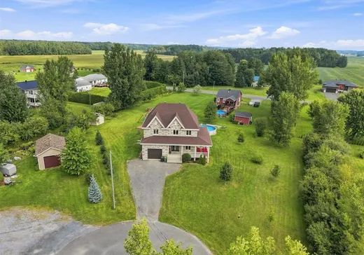 Maison à vendre - 647 Rue Jacques, St-Germain-De-Grantham, J0C 1J0